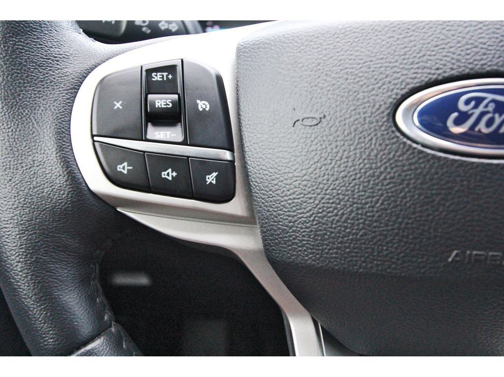 Certified 2024 Ford Explorer XLT w/ Equipment Group 202A RWD image 18