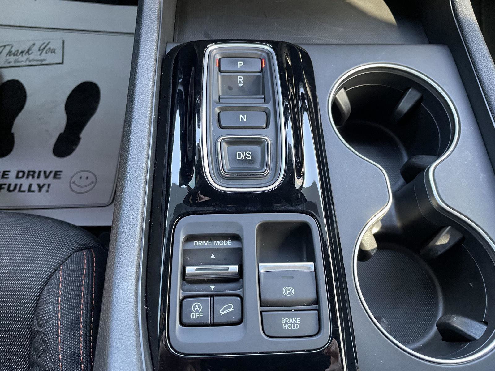 Used 2025 Honda Pilot Sport image 31