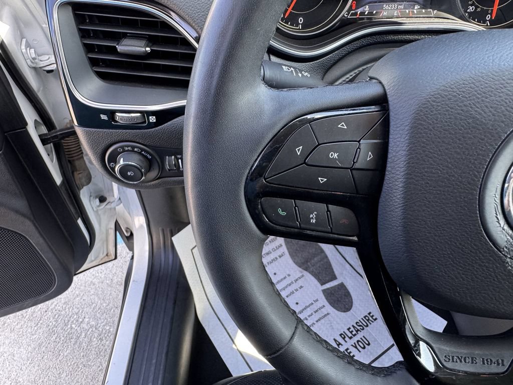 Used 2023 Jeep Cherokee Altitude Lux AWD/4WD image 13
