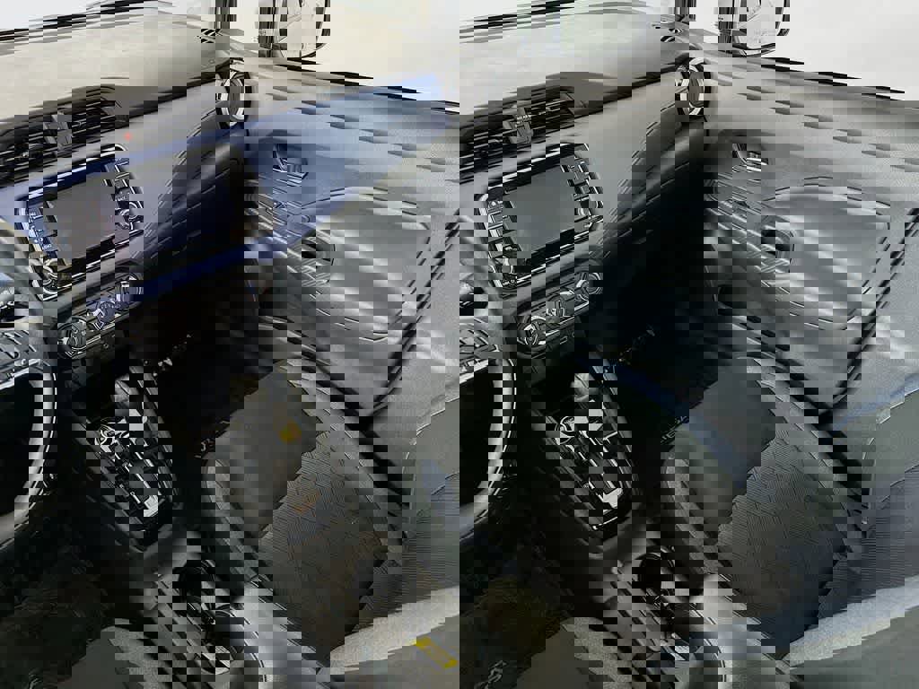 Used 2023 Nissan Versa SV image 11