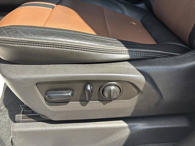 Used 2019 Chevrolet Silverado 1500 High Country w/ High Country Premium Package AWD/4WD image 12