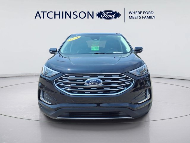Certified 2024 Ford Edge Titanium AWD/4WD image 2