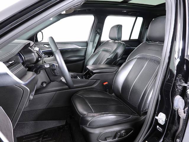Used 2022 Jeep Grand Cherokee Overland AWD/4WD image 14