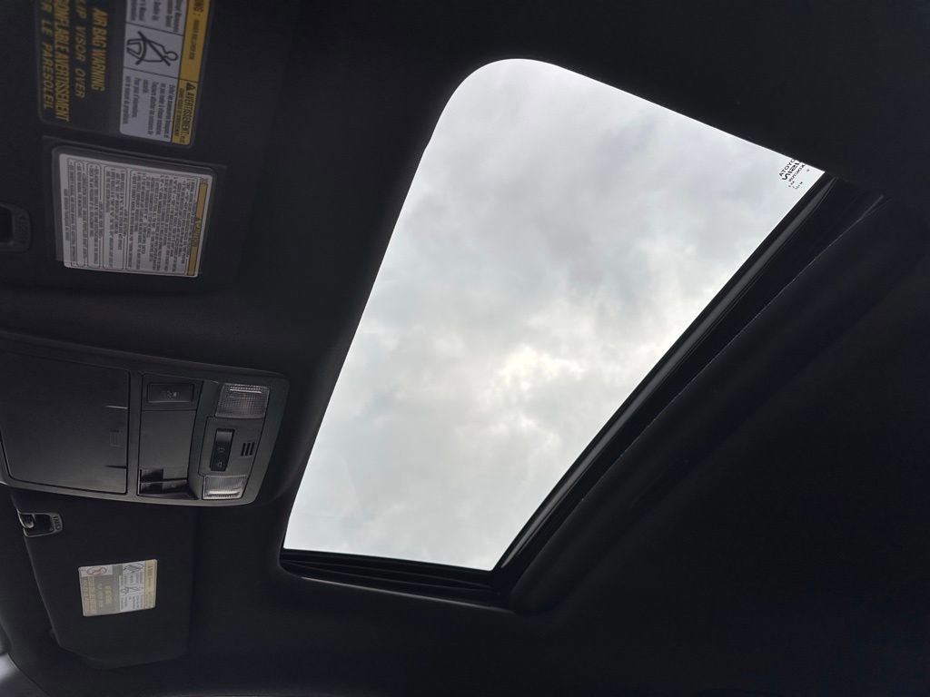 Used 2018 Toyota Tacoma Limited image 23