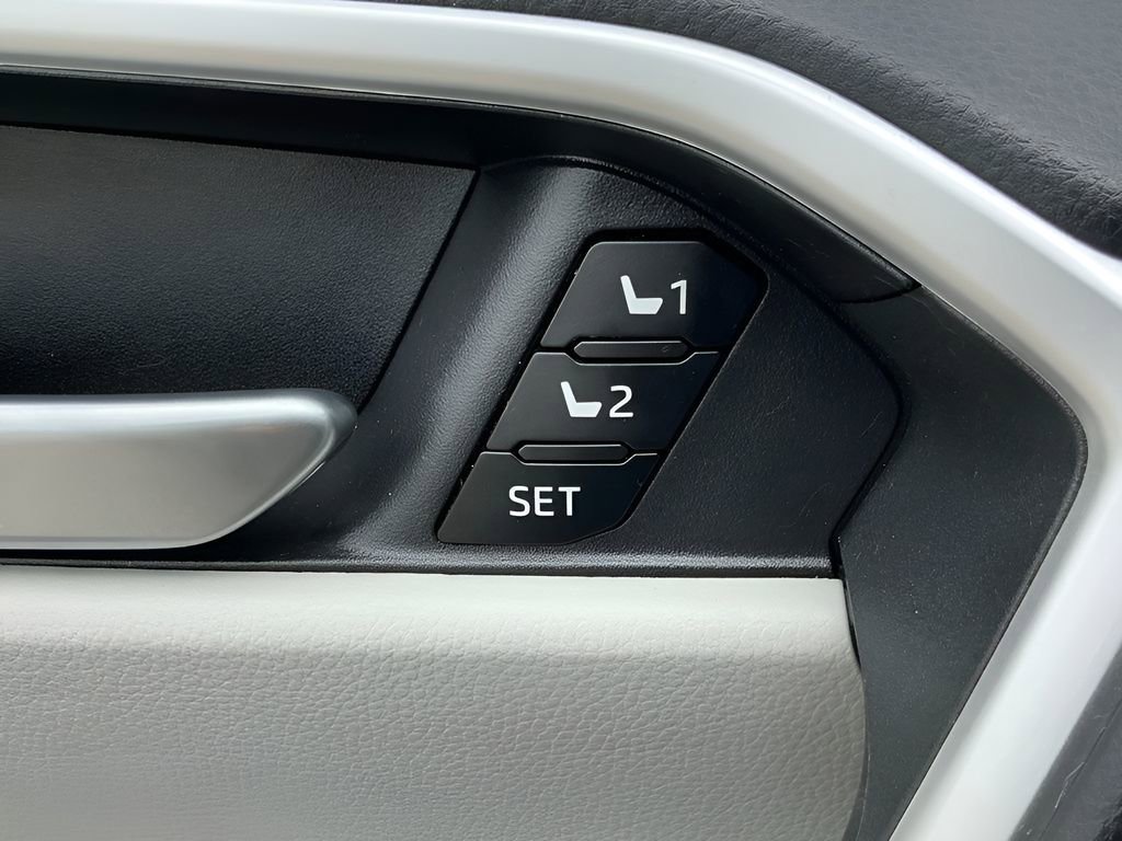 Used 2023 Toyota RAV4 XLE Premium FWD image 21