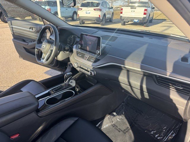 Used 2024 Nissan Altima 2.5 SR image 32