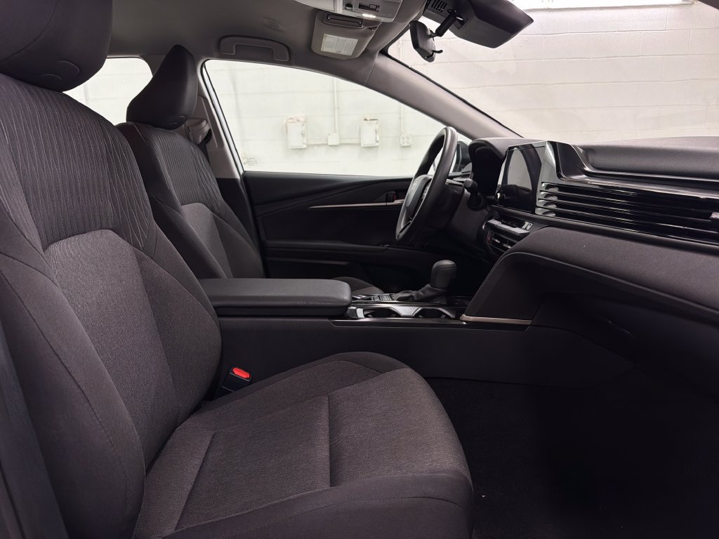 Used 2025 Toyota Camry LE FWD image 28
