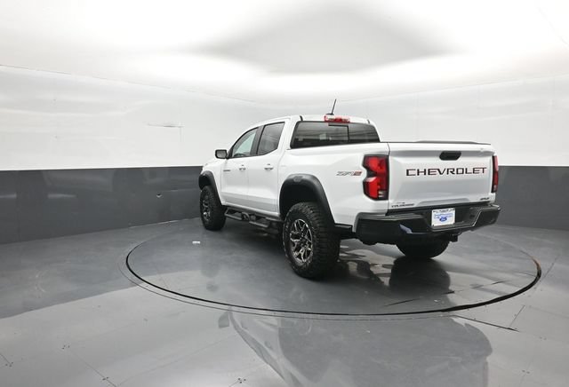 Used 2024 Chevrolet Colorado ZR2 w/ Safety Package AWD/4WD image 5