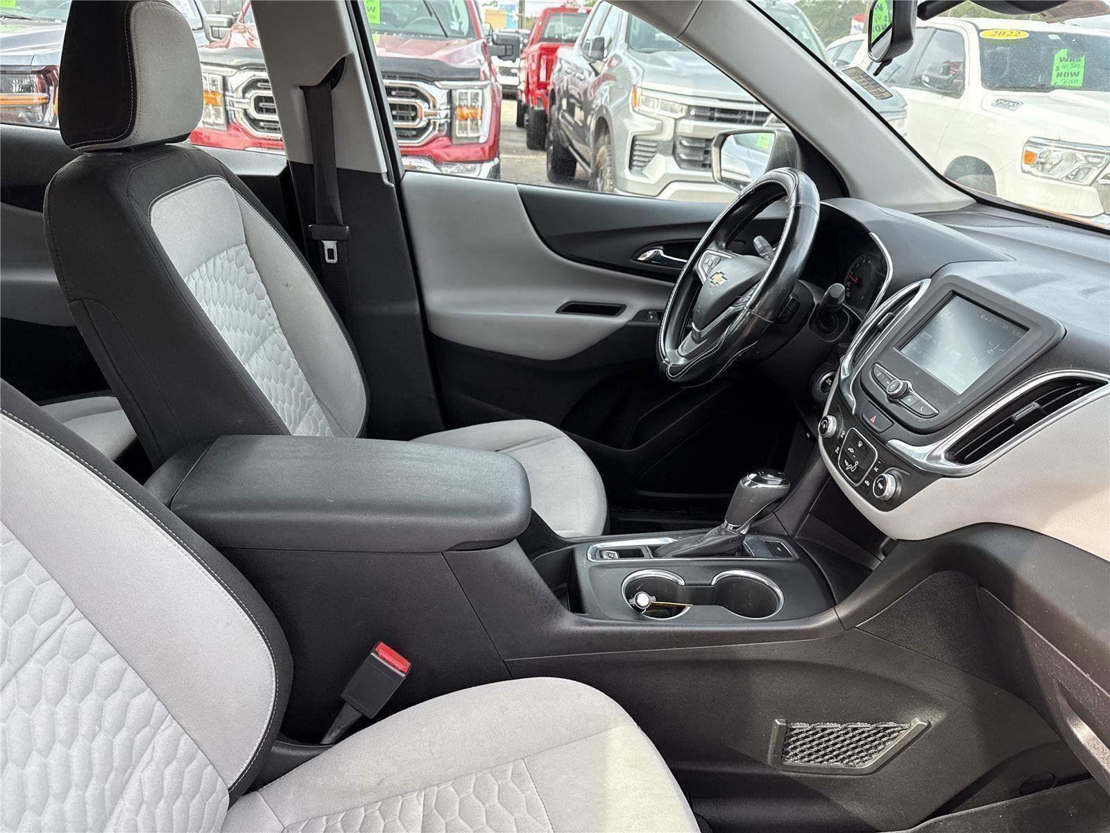 Used 2018 Chevrolet Equinox LS image 18