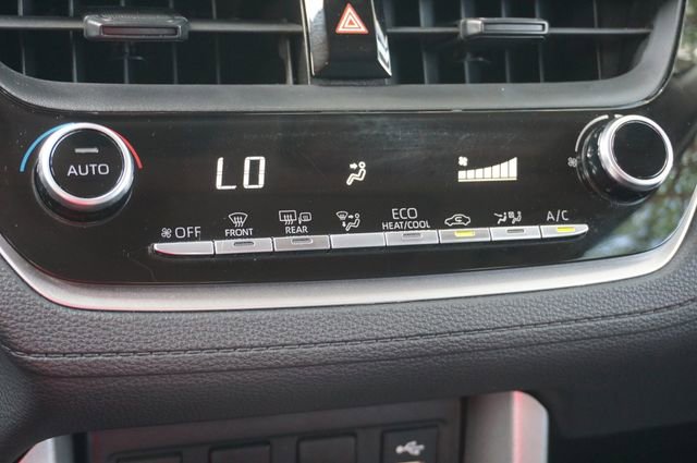 Used 2022 Toyota Corolla Cross LE w/ Moonroof Package FWD image 24