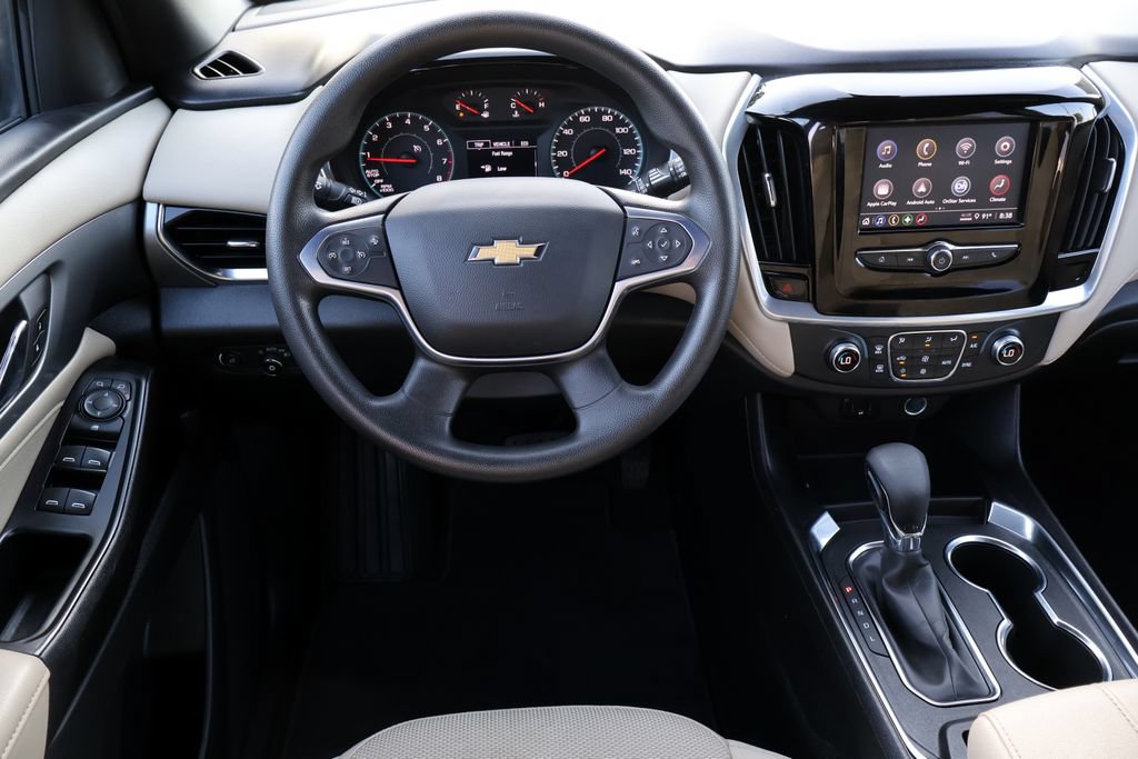 Used 2022 Chevrolet Traverse LS AWD/4WD image 6