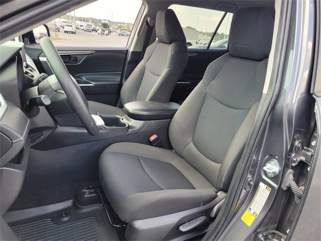 Used 2024 Toyota RAV4 LE image 9