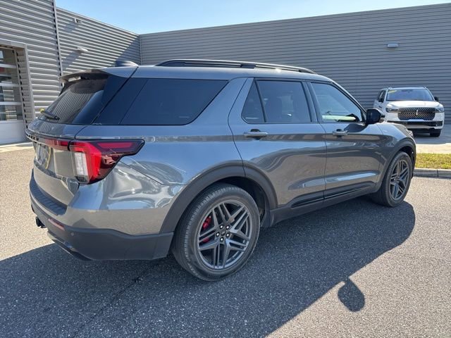 Certified 2026 Ford Explorer ST-Line w/ ST-Line Street Pack RWD image 6