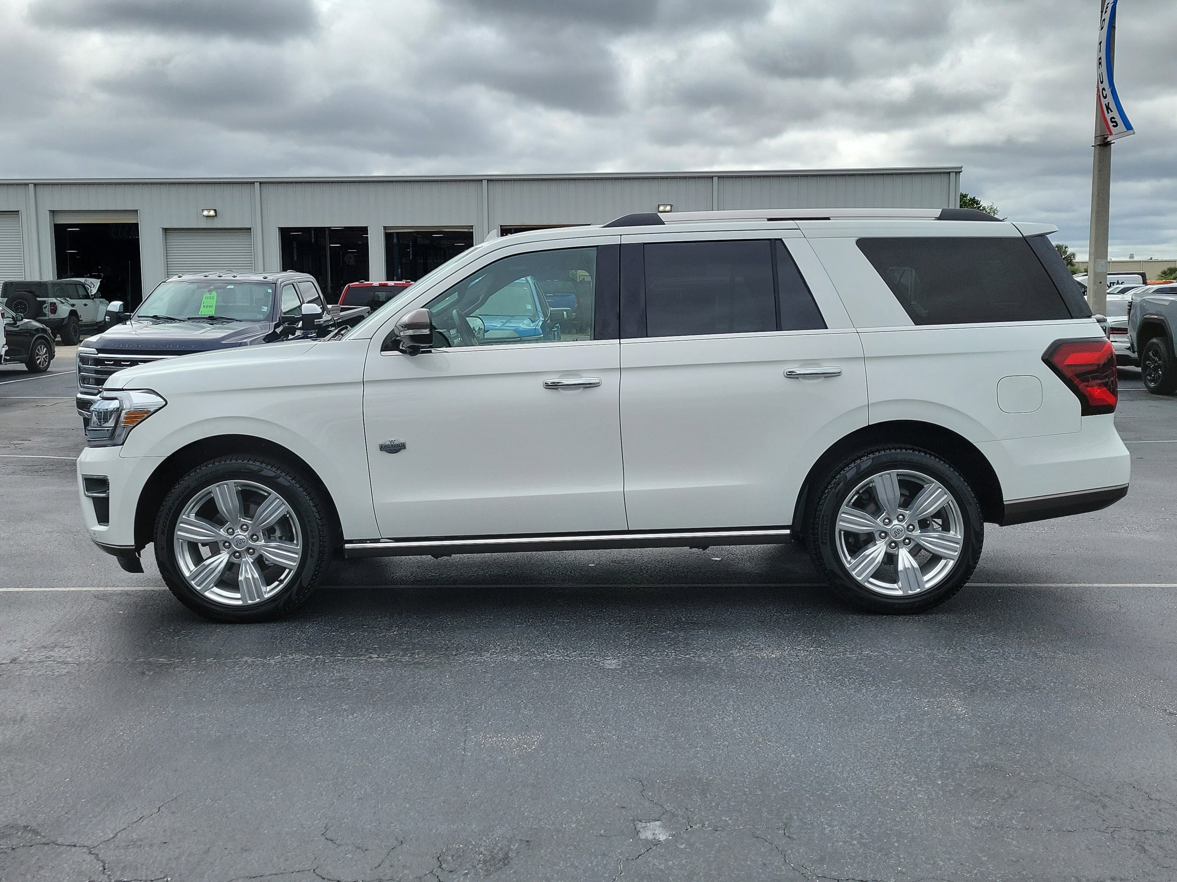 Certified 2024 Ford Expedition King Ranch RWD image 6