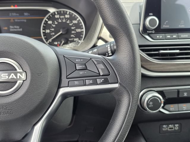 Used 2024 Nissan Altima 2.5 SV FWD image 24