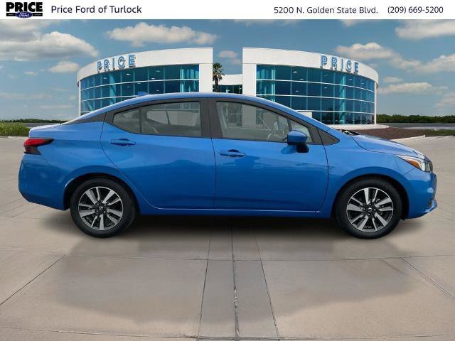 Used 2022 Nissan Versa SV image 6