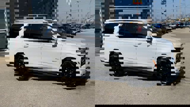 Used 2025 Chevrolet Tahoe High Country image 3