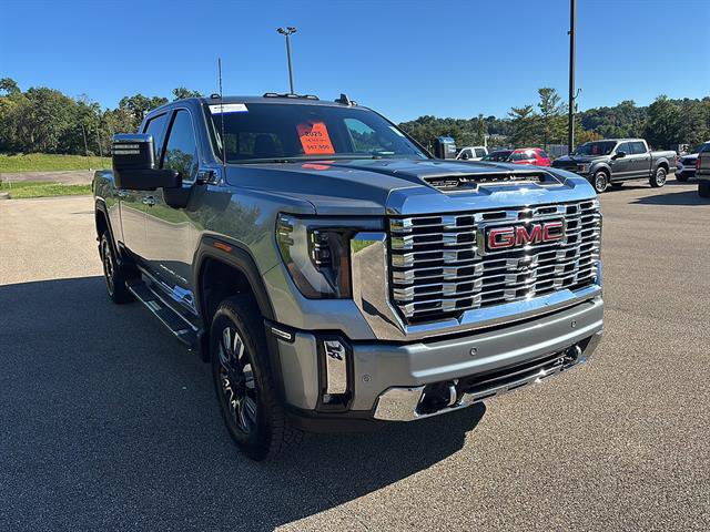 Used 2025 GMC Sierra 2500 Denali w/ Denali Reserve Package AWD/4WD image 7
