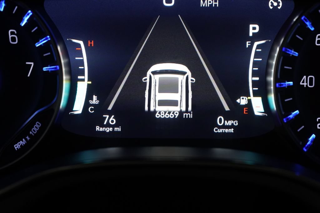 Used 2025 Chrysler Pacifica Limited FWD image 37