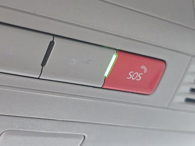 Used 2021 Volkswagen Tiguan SE image 14