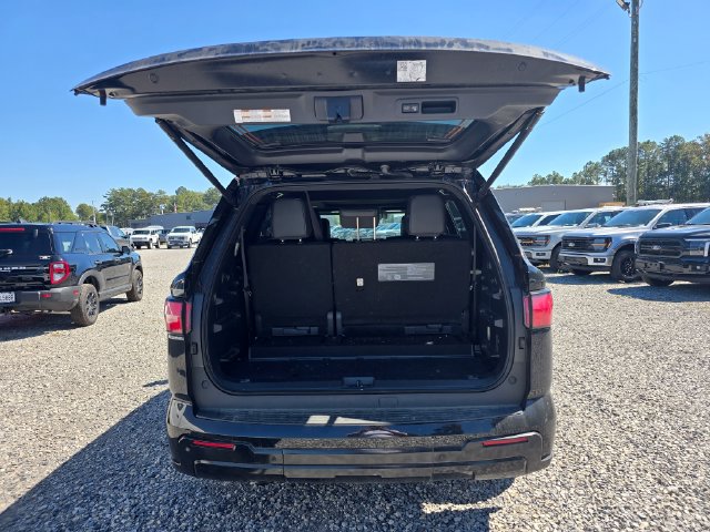 Used 2024 Toyota Sequoia Platinum AWD/4WD image 6