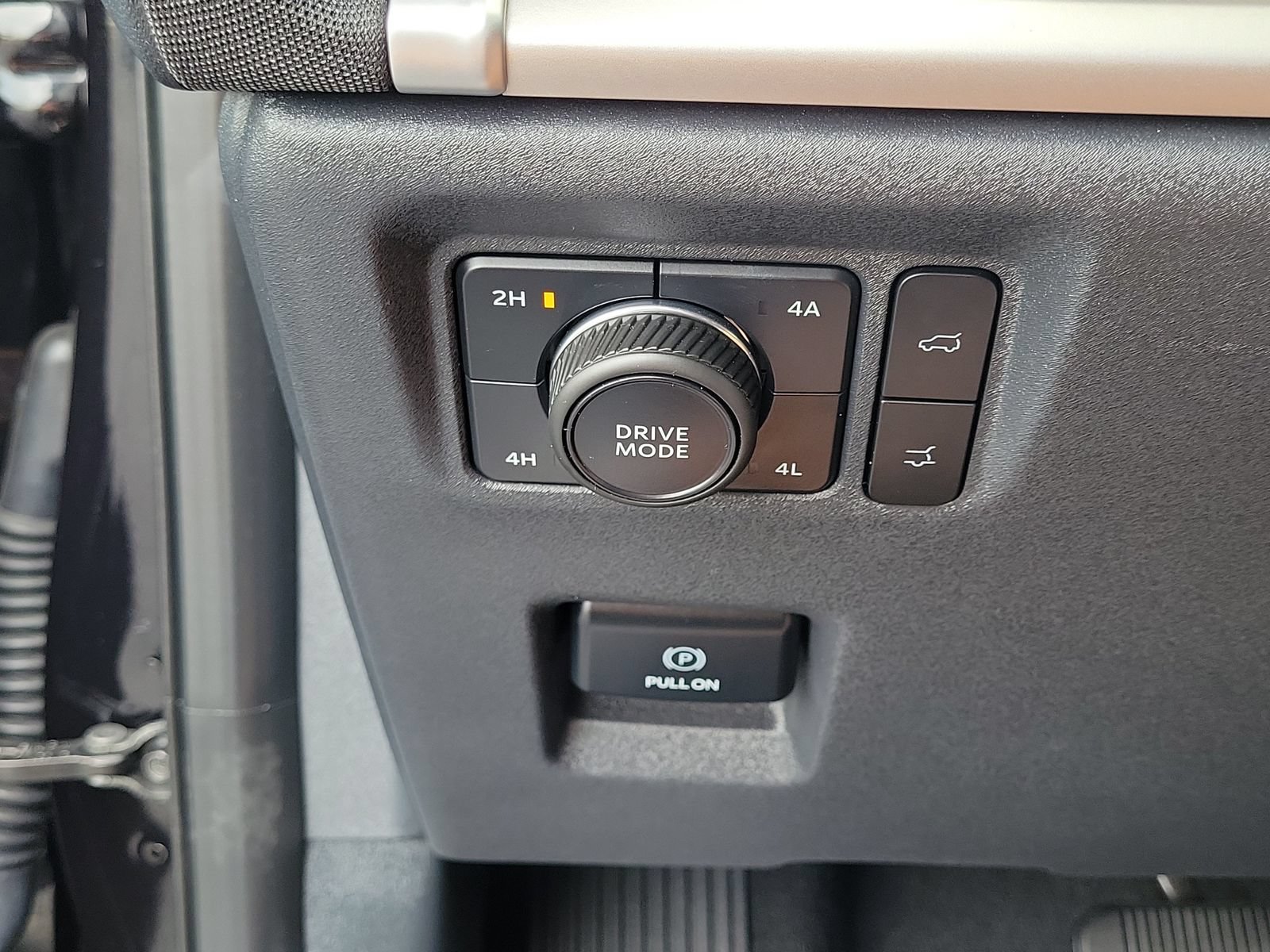 Certified 2025 Ford Expedition Active AWD/4WD image 33