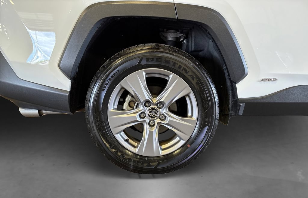 Used 2024 Toyota RAV4 LE AWD/4WD image 19