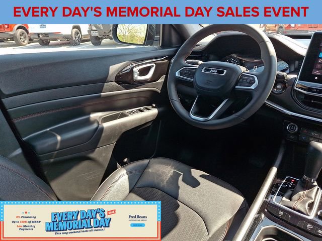 Used 2023 Jeep Compass Trailhawk AWD/4WD image 14