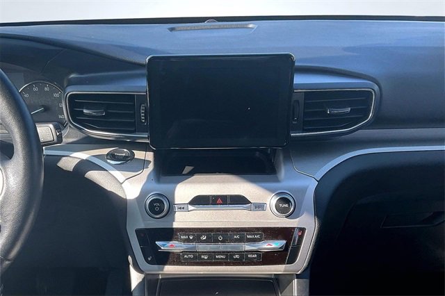 Certified 2022 Ford Explorer XLT w/ Equipment Group 202A image 6