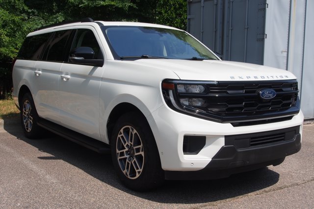 Certified 2025 Ford Expedition Max Active AWD/4WD image 2