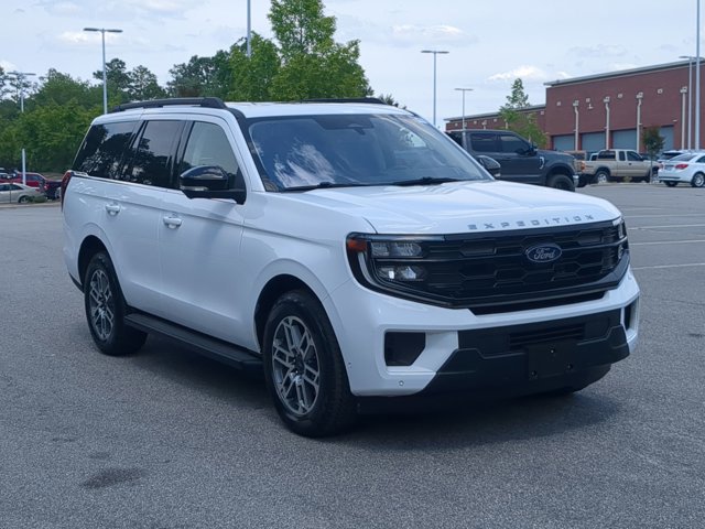 Certified 2025 Ford Expedition Active AWD/4WD image 2