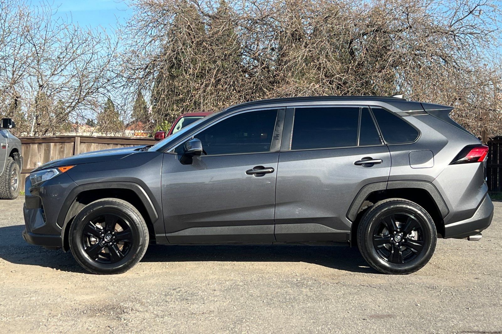Used 2020 Toyota RAV4 XLE image 2