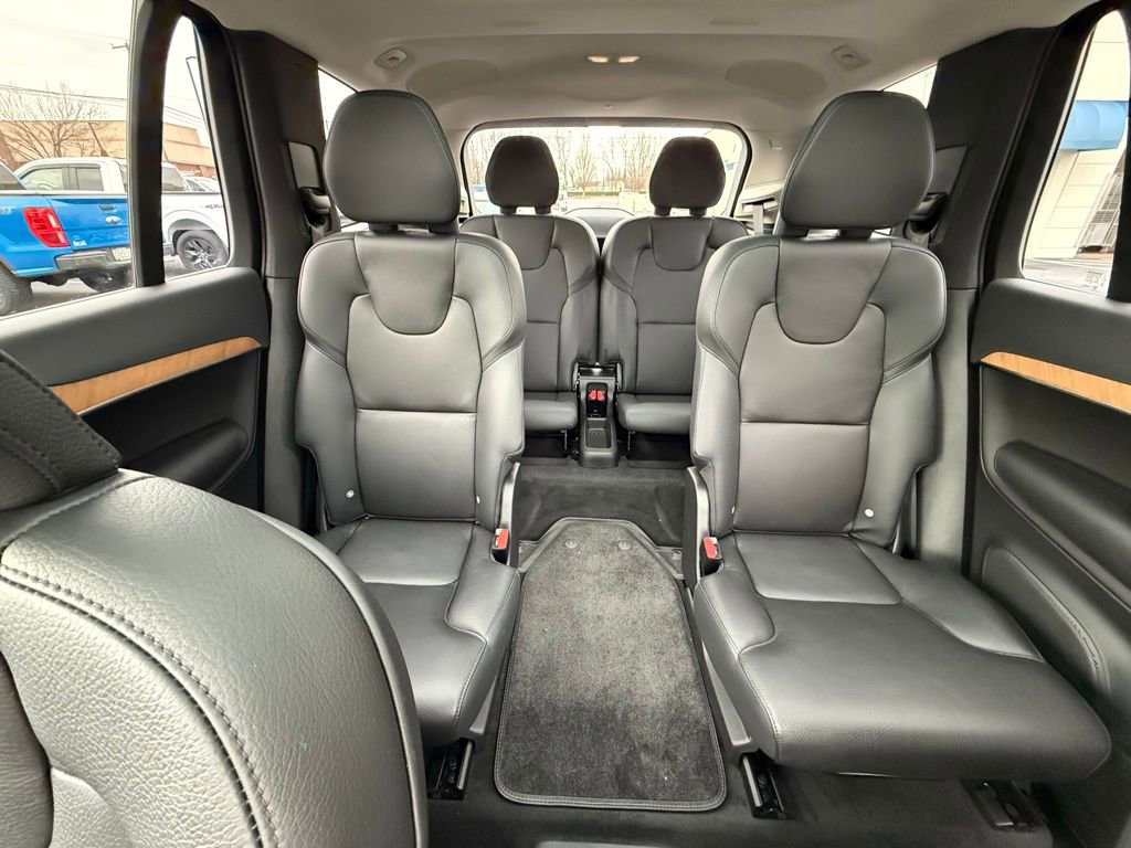 Used 2023 Volvo XC90 B6 Plus image 28