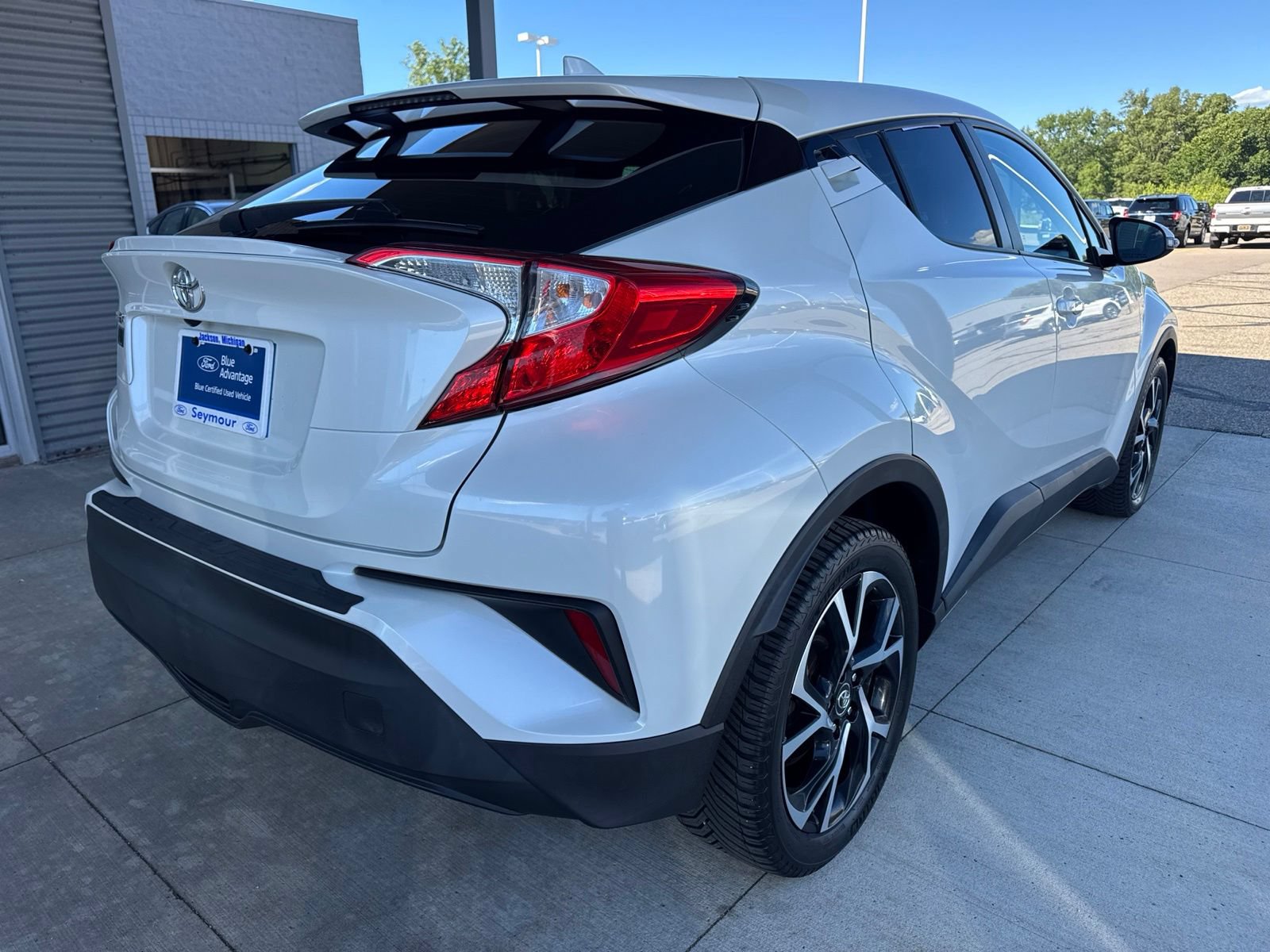 Used 2018 Toyota C-HR XLE FWD image 8