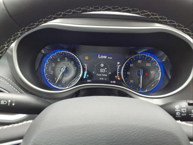 Used 2025 Chrysler Pacifica Select FWD image 23