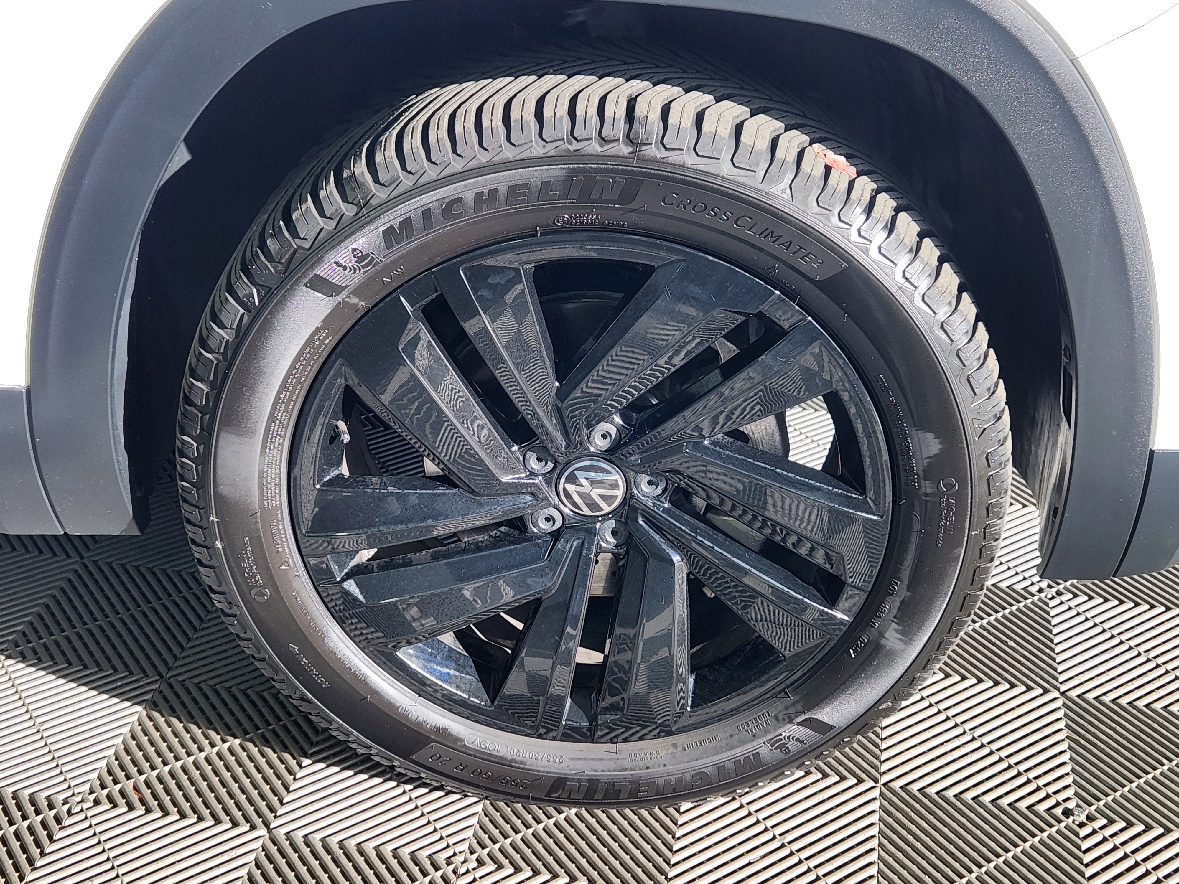 Used 2022 Volkswagen Atlas Cross Sport SE image 9