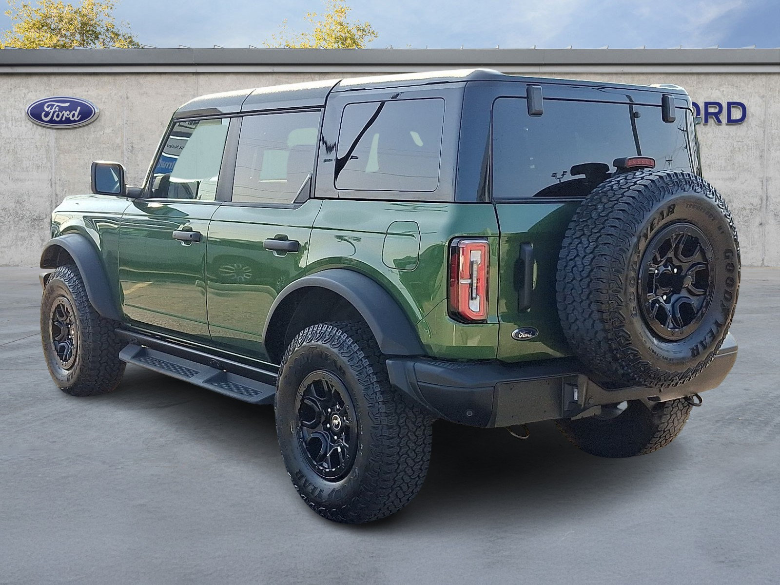 Certified 2025 Ford Bronco Badlands AWD/4WD image 4