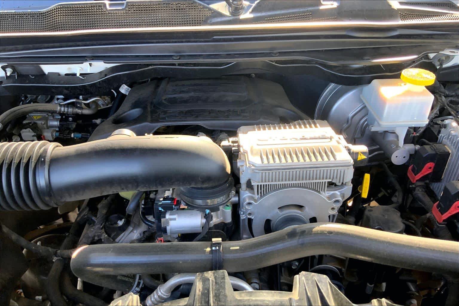 Used 2022 RAM 1500 Laramie AWD/4WD image 32