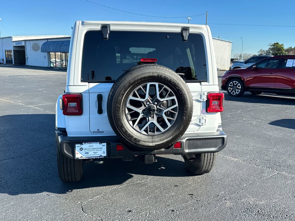 Used 2024 Jeep Wrangler Sahara image 6