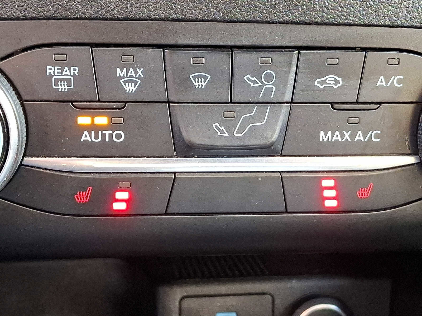 Certified 2020 Ford Escape SE Sport image 26