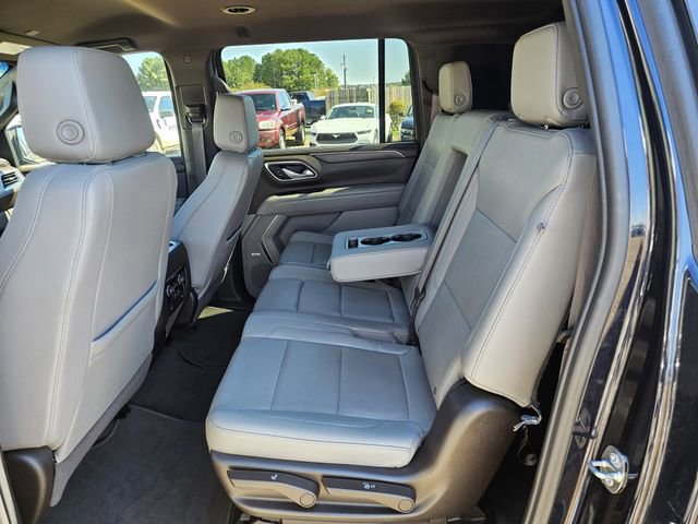 Used 2024 Chevrolet Suburban LT image 17
