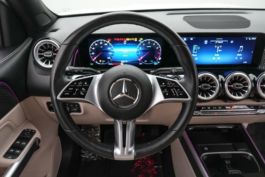 Used 2025 Mercedes-Benz GLB 250 4MATIC image 14