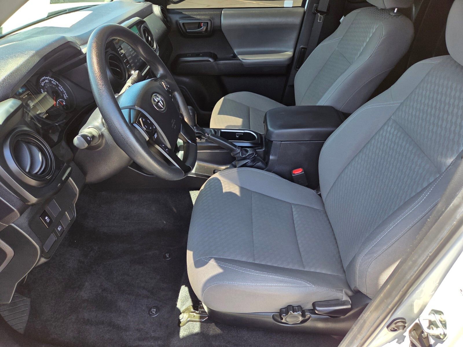 Used 2022 Toyota Tacoma SR RWD image 10