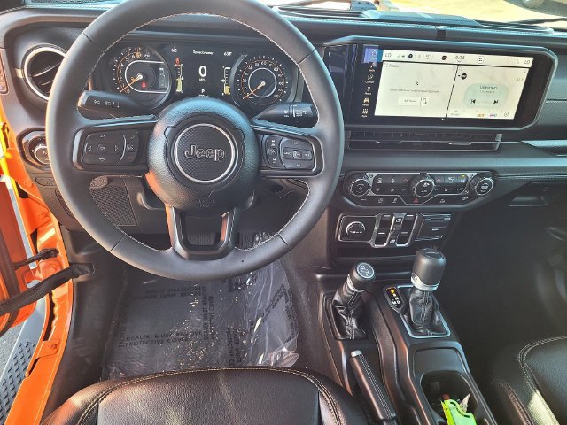Used 2025 Jeep Gladiator Sport AWD/4WD image 9