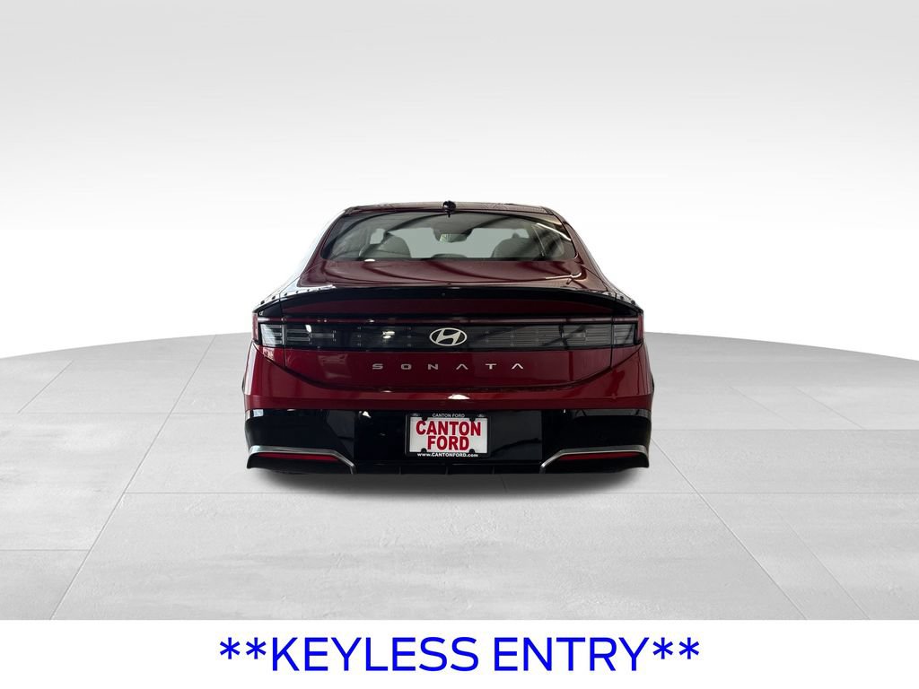 Used 2025 Hyundai Sonata SEL FWD image 6