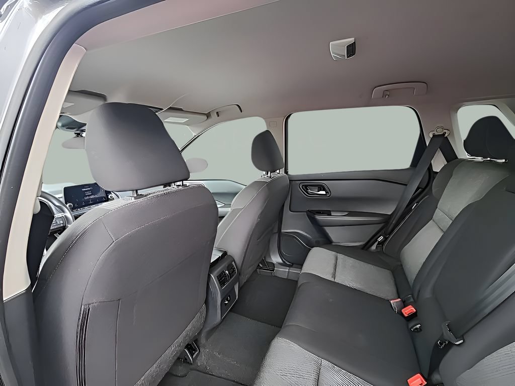 Used 2024 Nissan Rogue SV AWD/4WD image 19