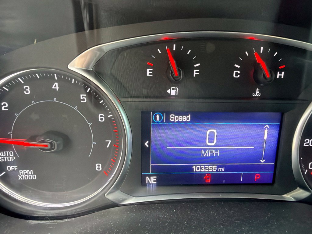Used 2022 GMC Acadia SLE w/ Driver Convenience Package FWD image 29