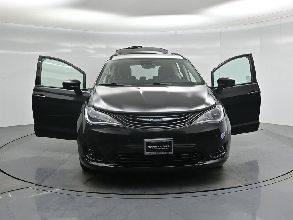 Used 2018 Chrysler Pacifica Limited w/ Advanced Safetytec Group image 54
