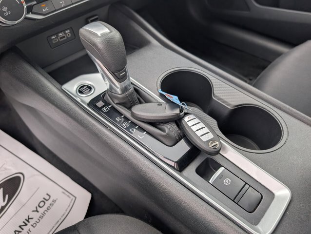 Used 2025 Nissan Altima 2.5 SV AWD/4WD image 17