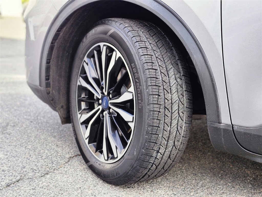 Certified 2021 Ford Escape SE w/ SE Sport Appearance Package image 28